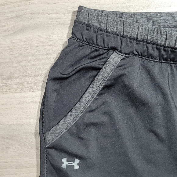 Under Armour HeatGear Women's XS Black Loose Fit Got Game Sport Crop Pant A1 - Picture 6 of 9
